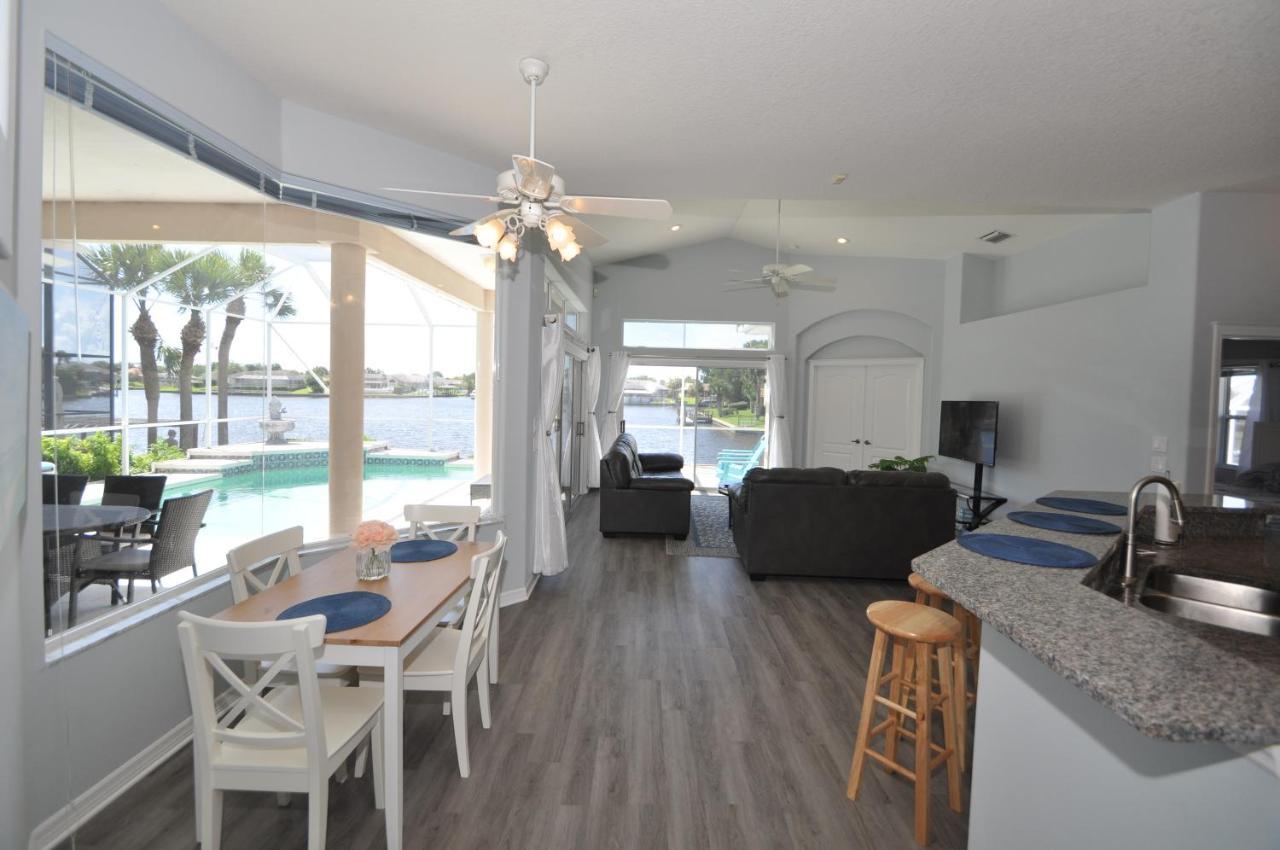 Sunset Bay Beautiful Pool Home - Bring Your Boat Or Jet Ski - Canal With Dock- Sleeps 10 - 4 Bd Palm Coast Exterior foto